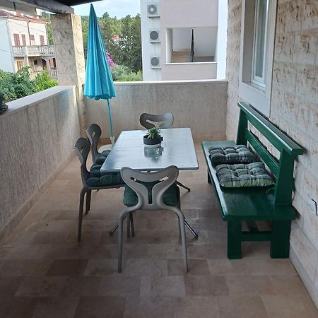 Apartments Marino - Near Family Friendly Beach Supetar Dış mekan fotoğraf