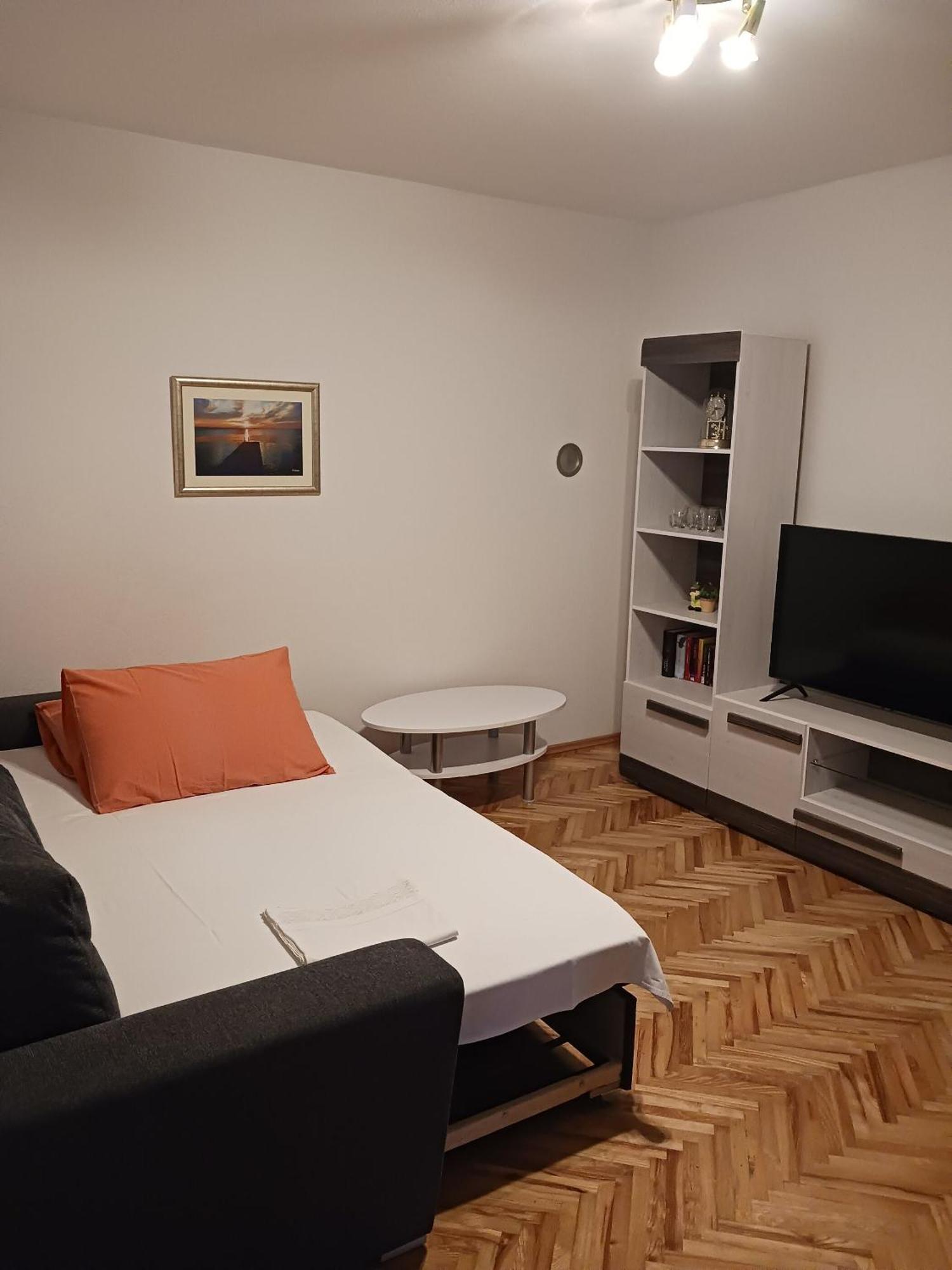 Apartments Marino - Near Family Friendly Beach Supetar Dış mekan fotoğraf
