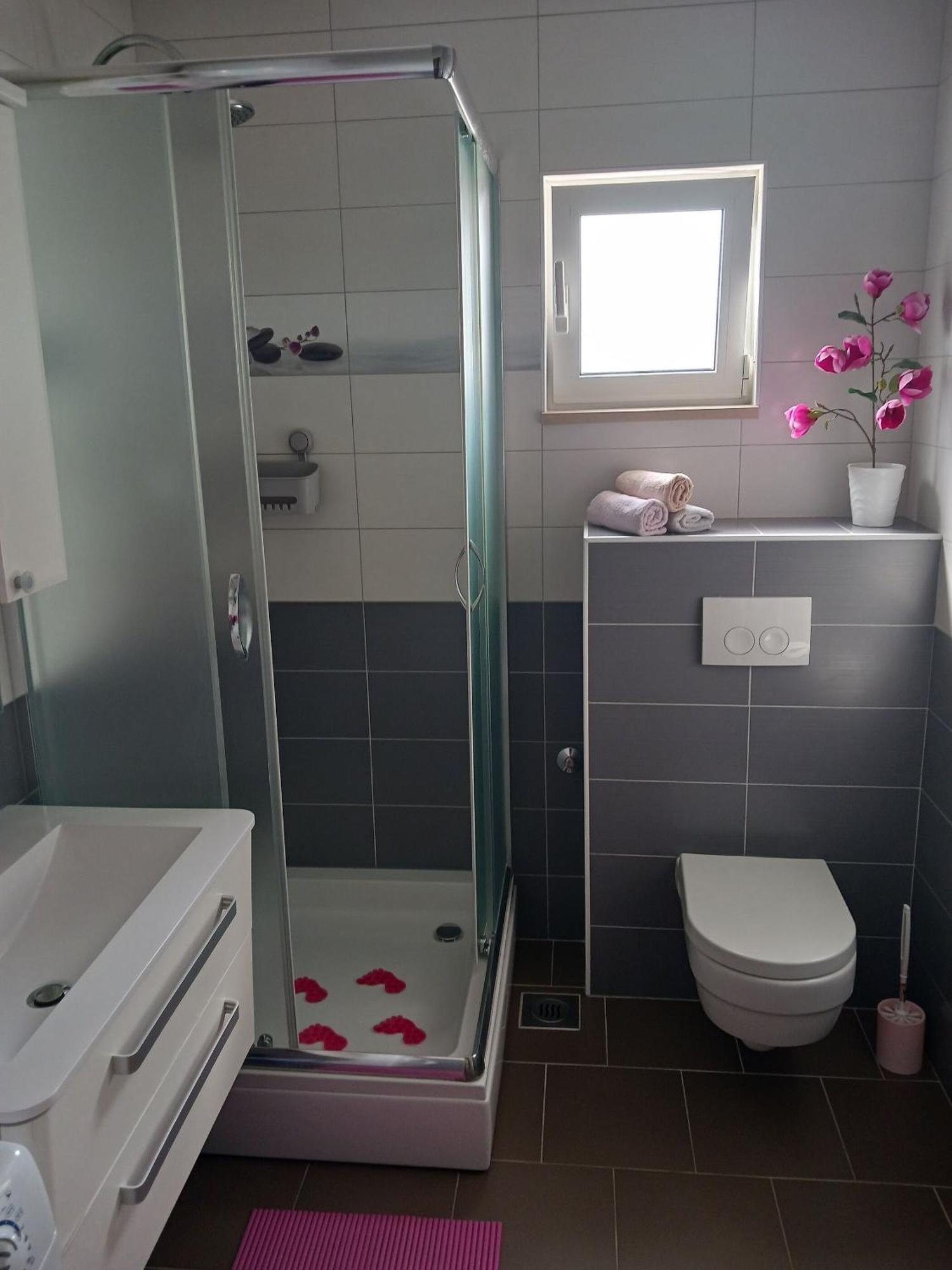 Apartments Marino - Near Family Friendly Beach Supetar Dış mekan fotoğraf